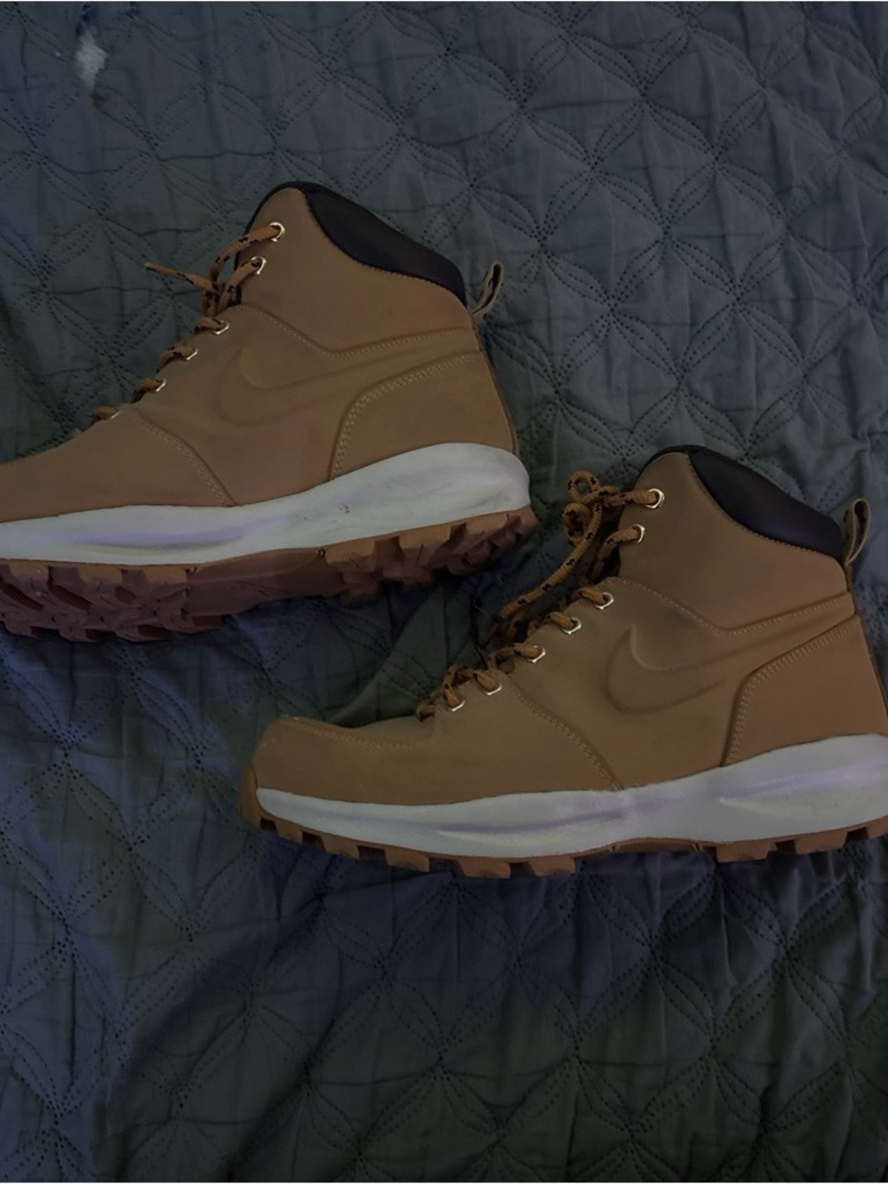 Nike Men’s Tan and White Hiking Boots
